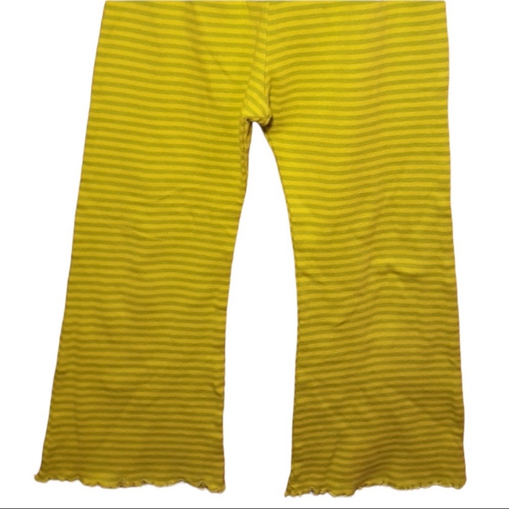 Adorable Pants/Leggings Striped With Ruffle